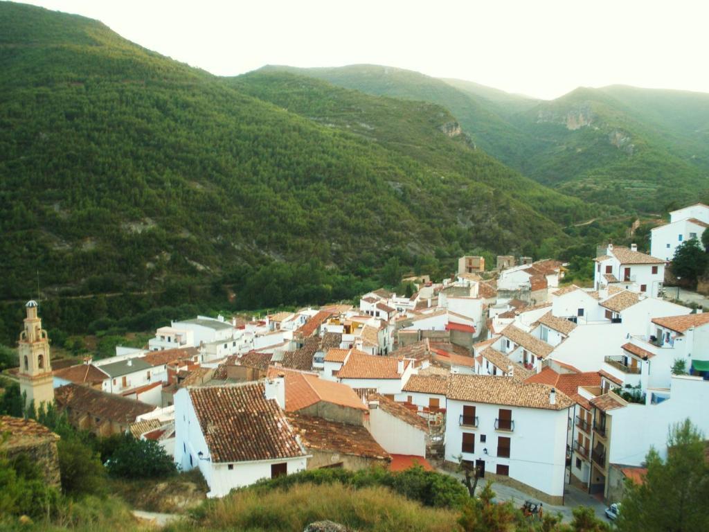 Hotel Restaurante Vinas Viejas Fuentes de Ayódar 외부 사진