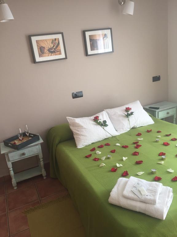 Hotel Restaurante Vinas Viejas Fuentes de Ayódar 외부 사진