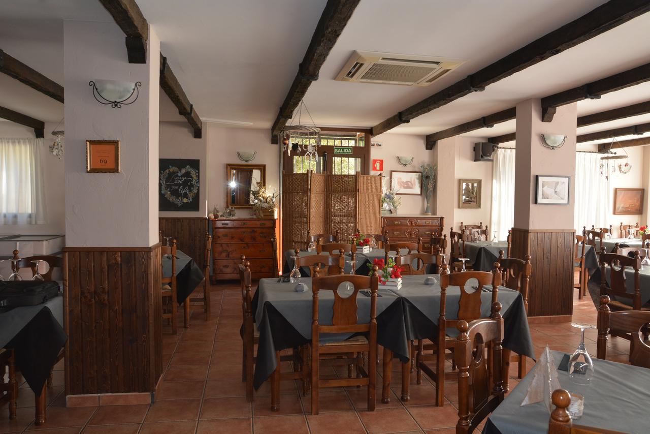 Hotel Restaurante Vinas Viejas Fuentes de Ayódar 외부 사진