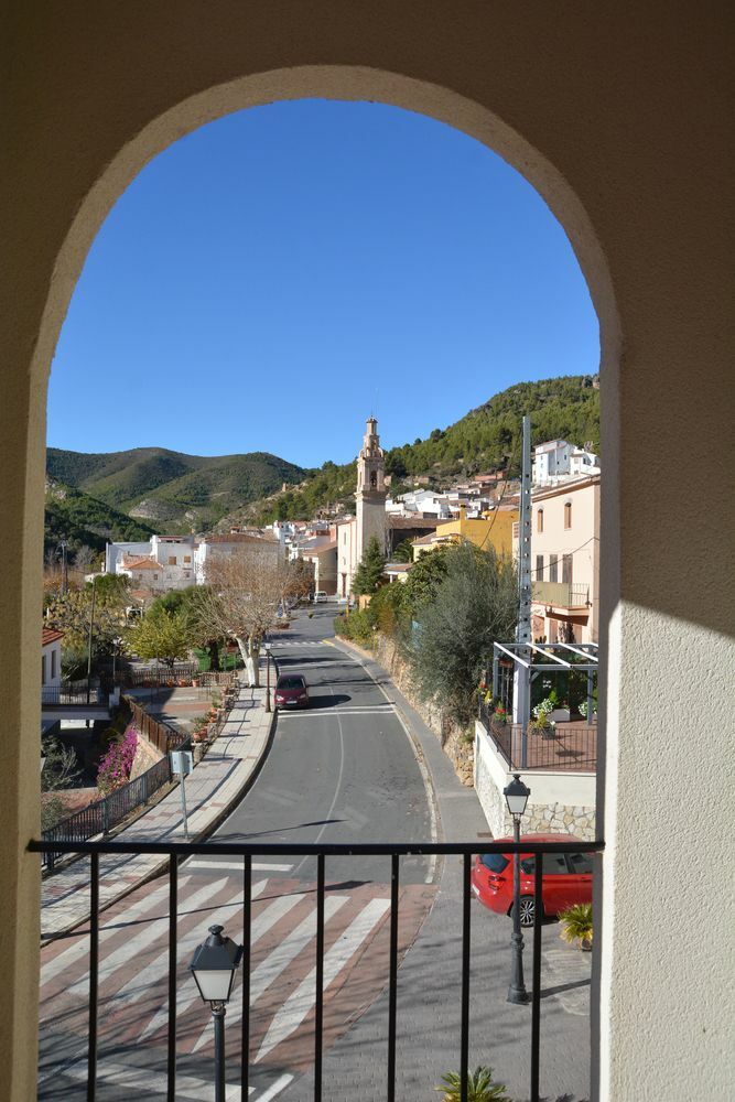 Hotel Restaurante Vinas Viejas Fuentes de Ayódar 외부 사진